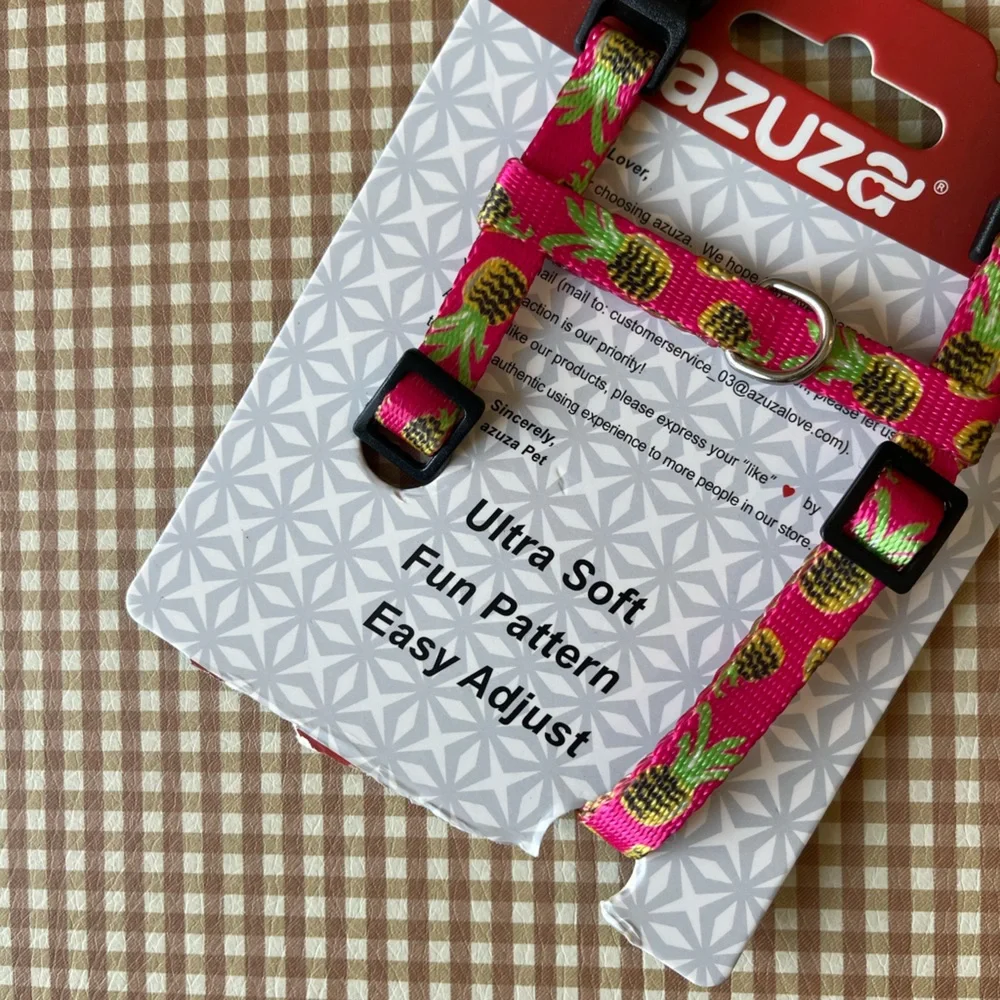 Azuze Cat Collar pineapple print. New